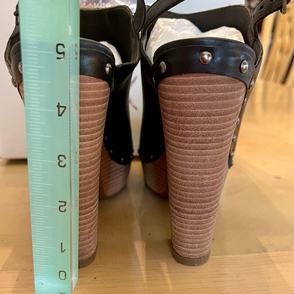 Jessica Simpson Clogs - Picture 6 of 8